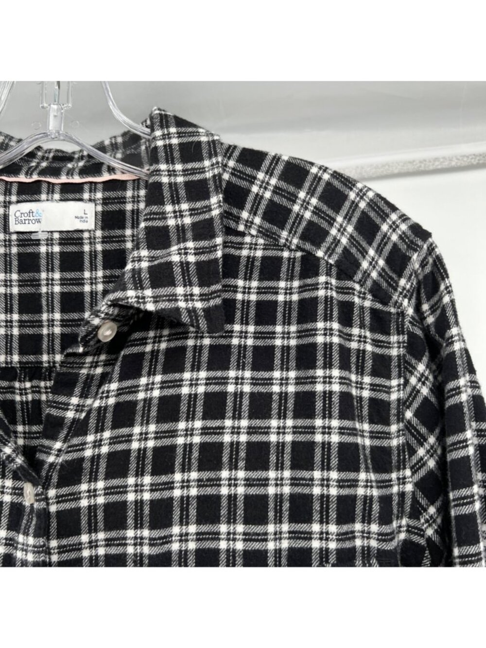 Croft & Barrow Womens Plaid Button Up Top Long Sleeve Black/White Size Large - Picture 4 of 9